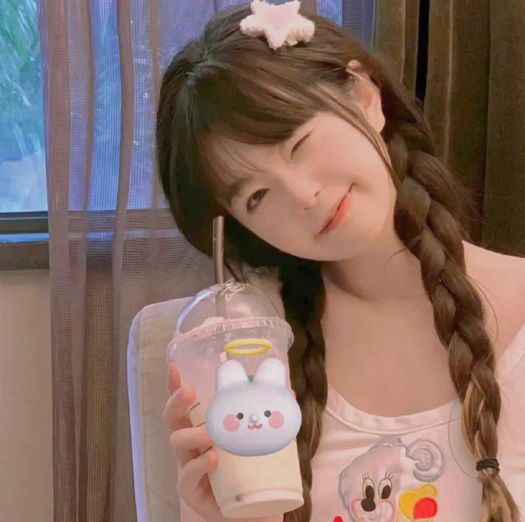 彩象岛的女孩儿